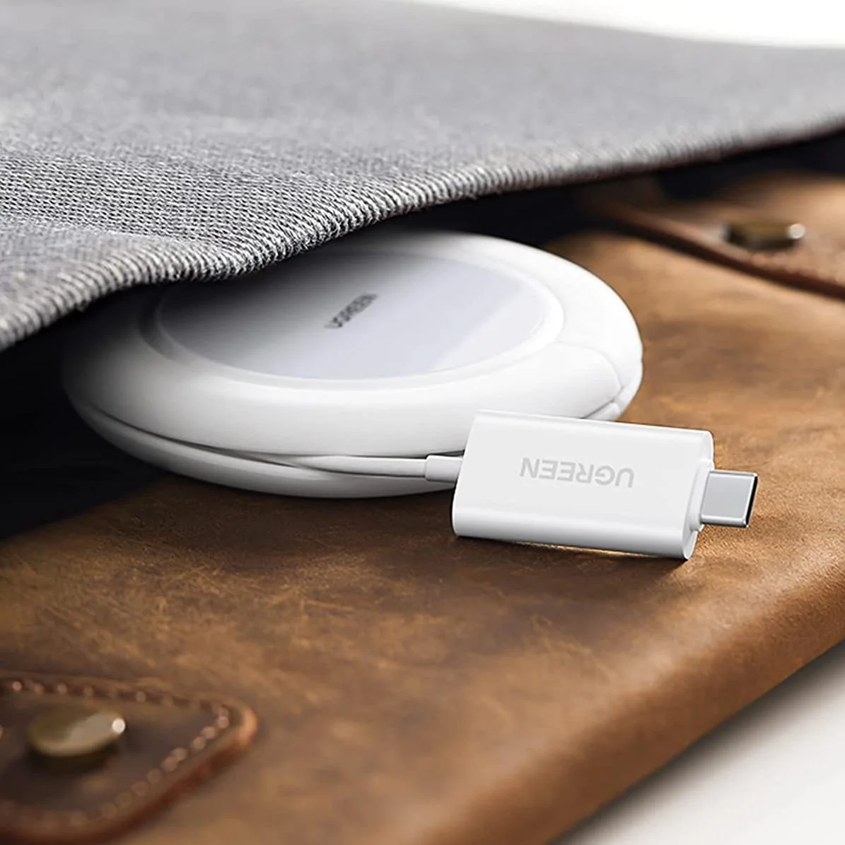 Ugreen CD245 MagSafe bezdrôtová nabíjačka USB-C 15W, biela 