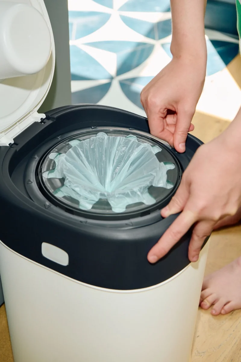 Tommee Tippee Twist & Click Kôš na plienky, biely 1×1 ks, kôš na plienky