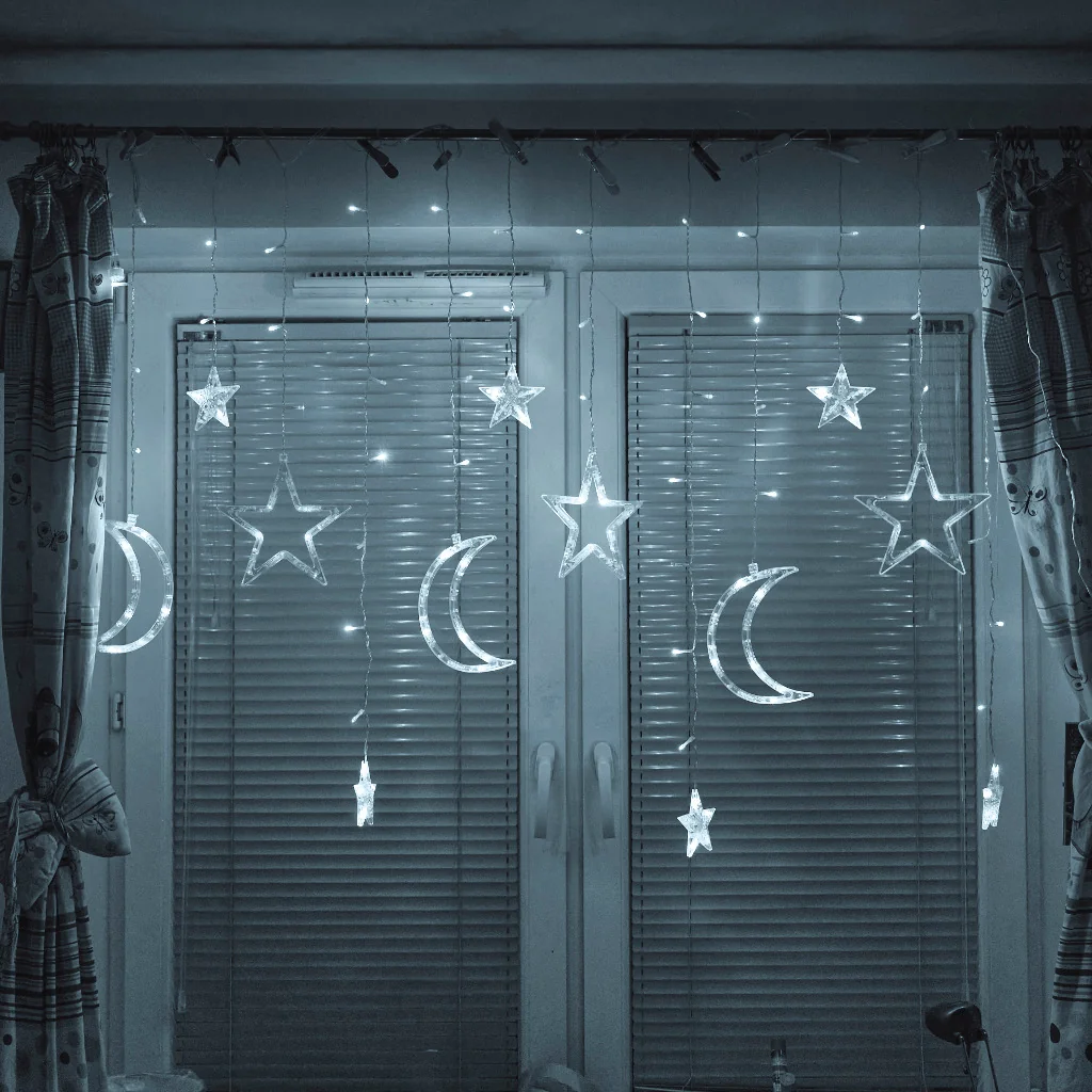 LED Závesové Lampy Moon Stars - 2,5m 138LED Studená Biela