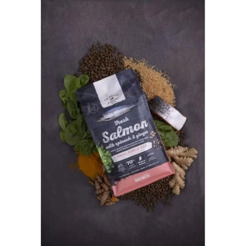 GO NATIVE Small Breed Salmon with Spinach and Ginger 1,5kg obsahuje až 70%  mäsa z lososa 