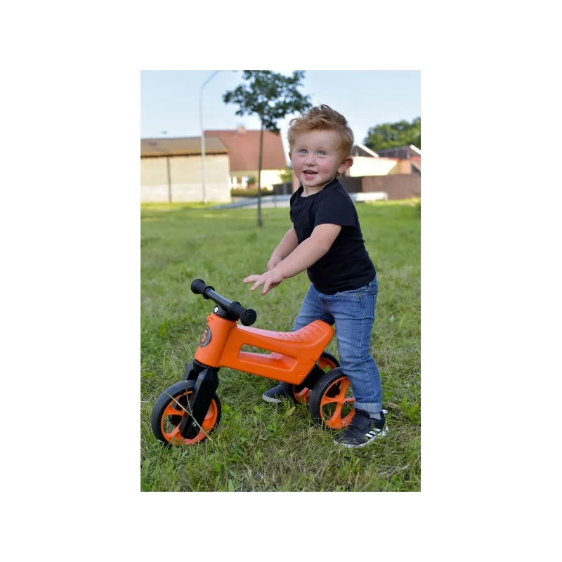 Teddies Odrážadlo FUNNY WHEELS Rider SuperSport oranž. 2v1+popruh, vyššie. sedla 28/30cm nos. 25kg 18m+ v kr 