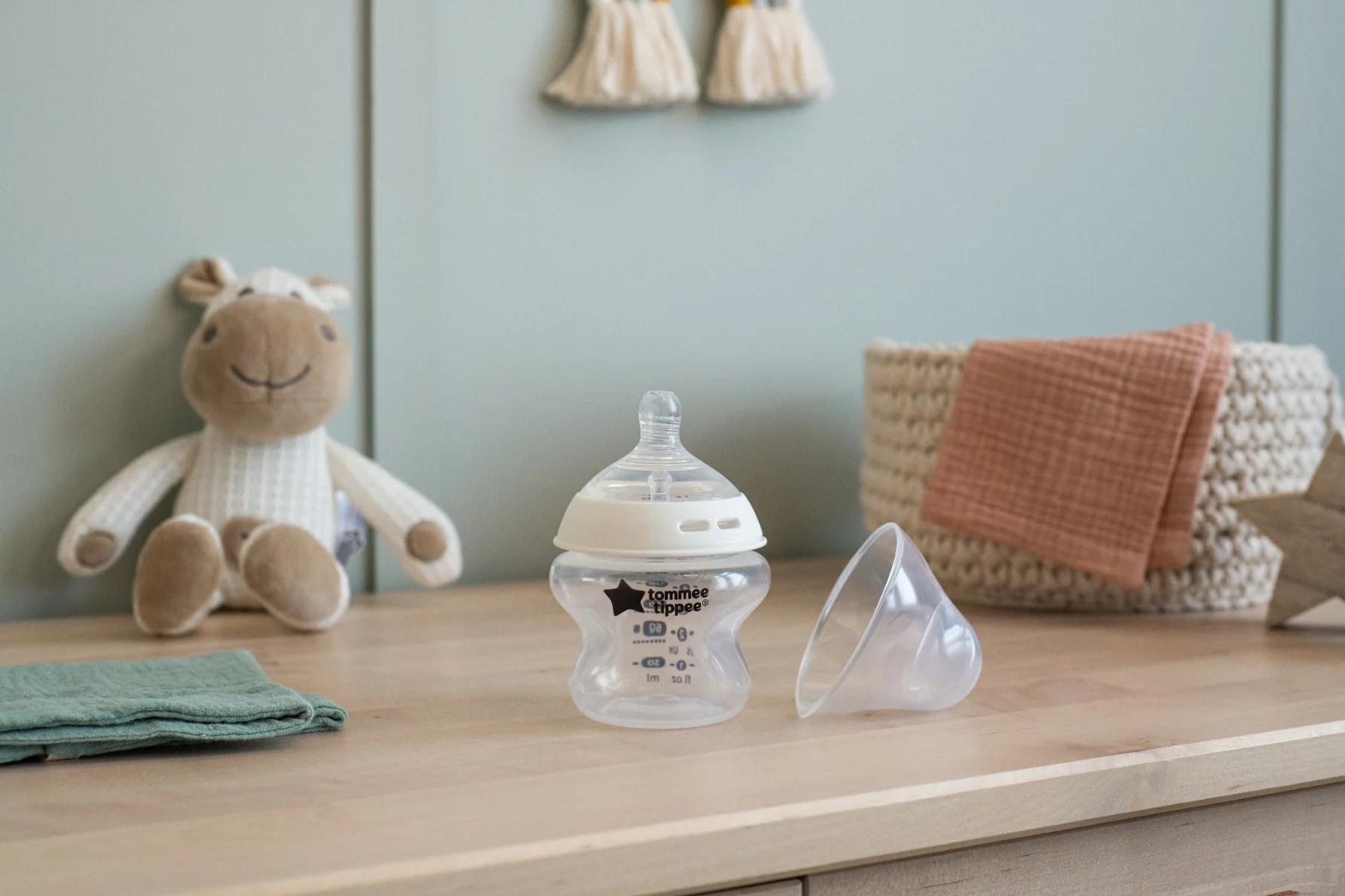 Tommee Tippee Natural Start Samosterilizačná Dojčenská Fľaša s ANTI-COLIC cumlíkom 1×1 ks, dojčenská fľaša