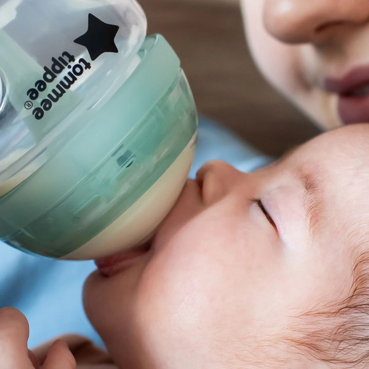 Tommee Tippee ADVANCED ANTI-COLIC Samosterilizačná Dojčenská Fľaša 1×2 ks, dojčenská fľaša